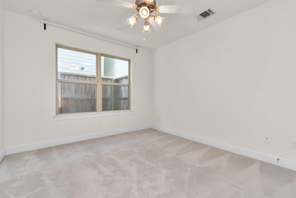 3627 Main Plaza Drive - Photo 3