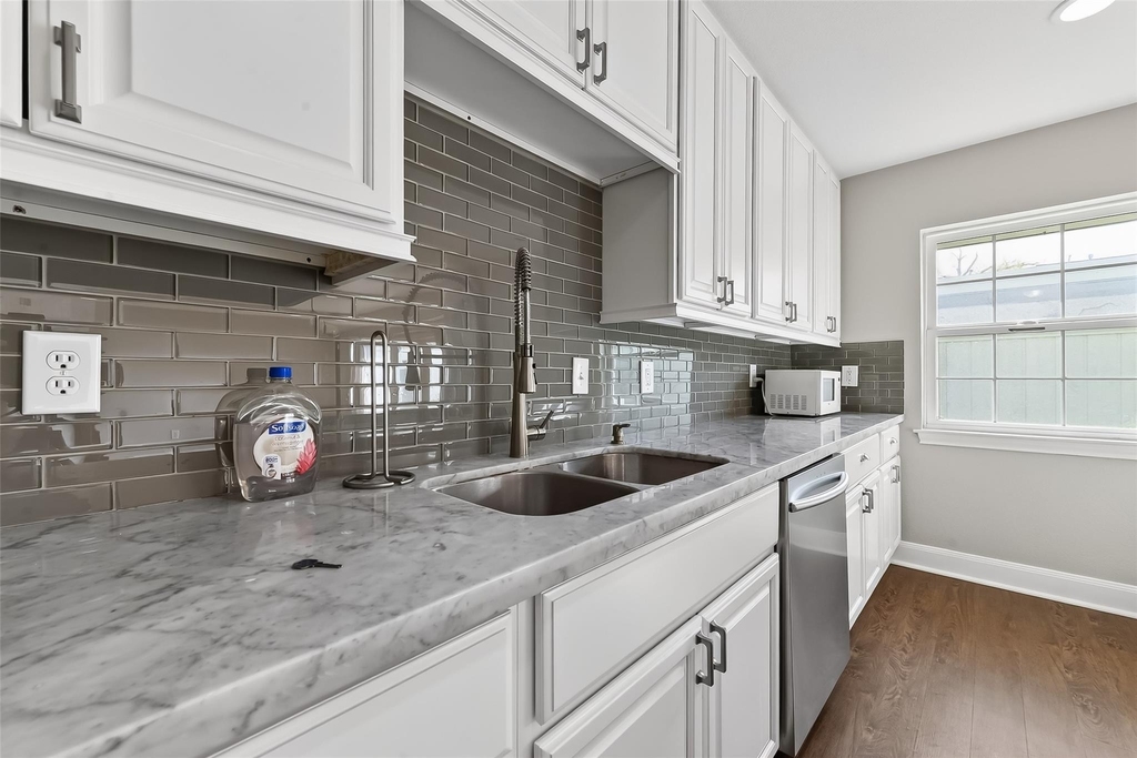 6351 Briar Rose Drive - Photo 11