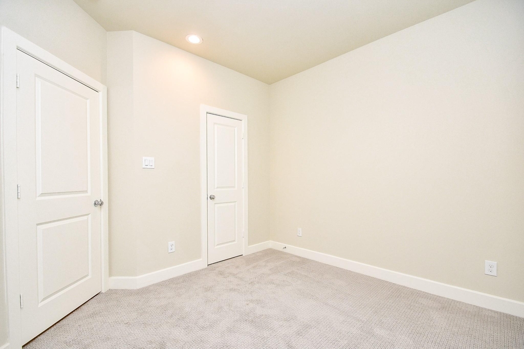 2307 Warhol Way - Photo 5