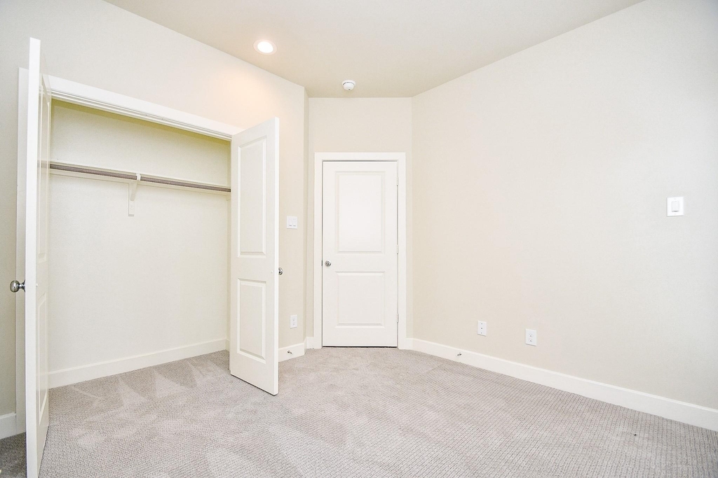 2307 Warhol Way - Photo 11