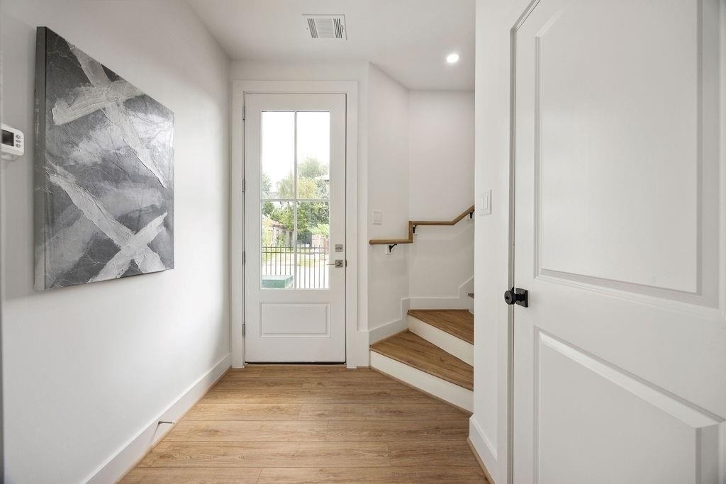 1713 Mary Street - Photo 6