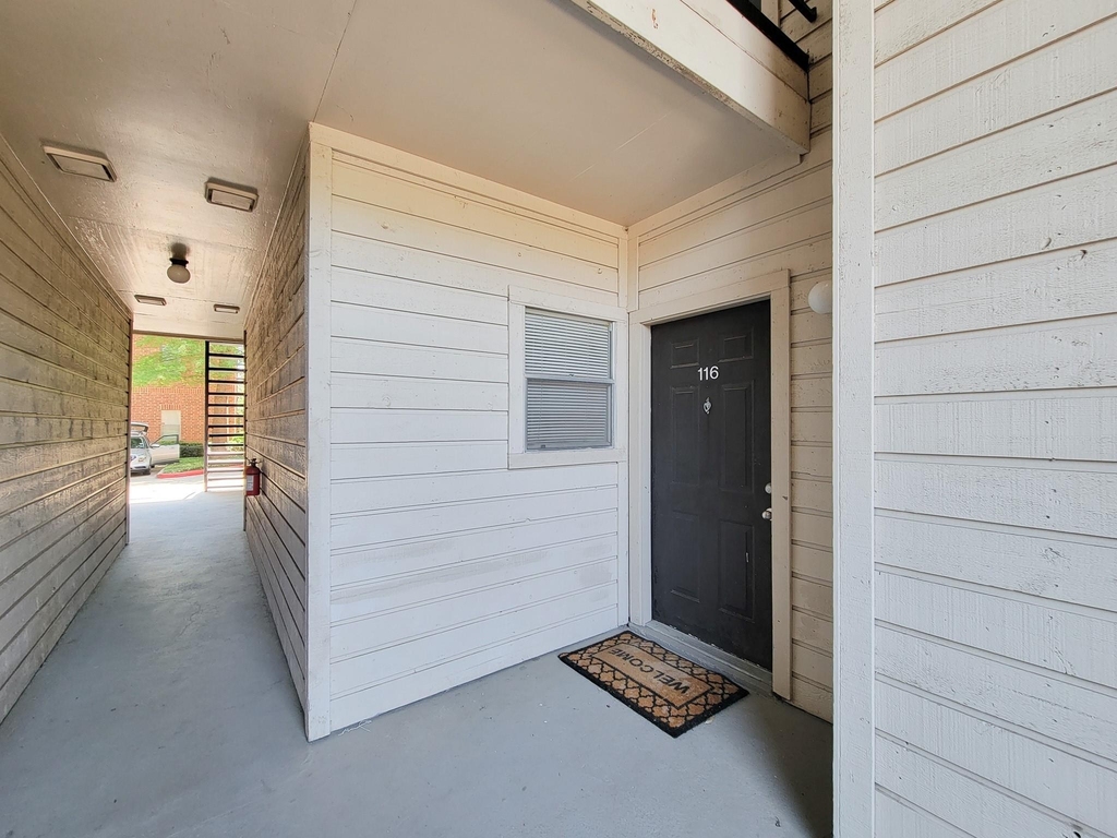 4041 Drake Street - Photo 4