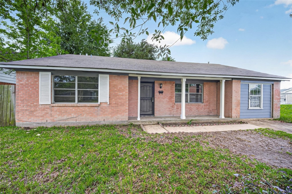 3918 Tavenor Lane - Photo 1