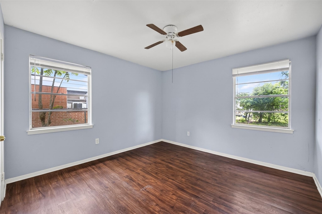 3918 Tavenor Lane - Photo 17