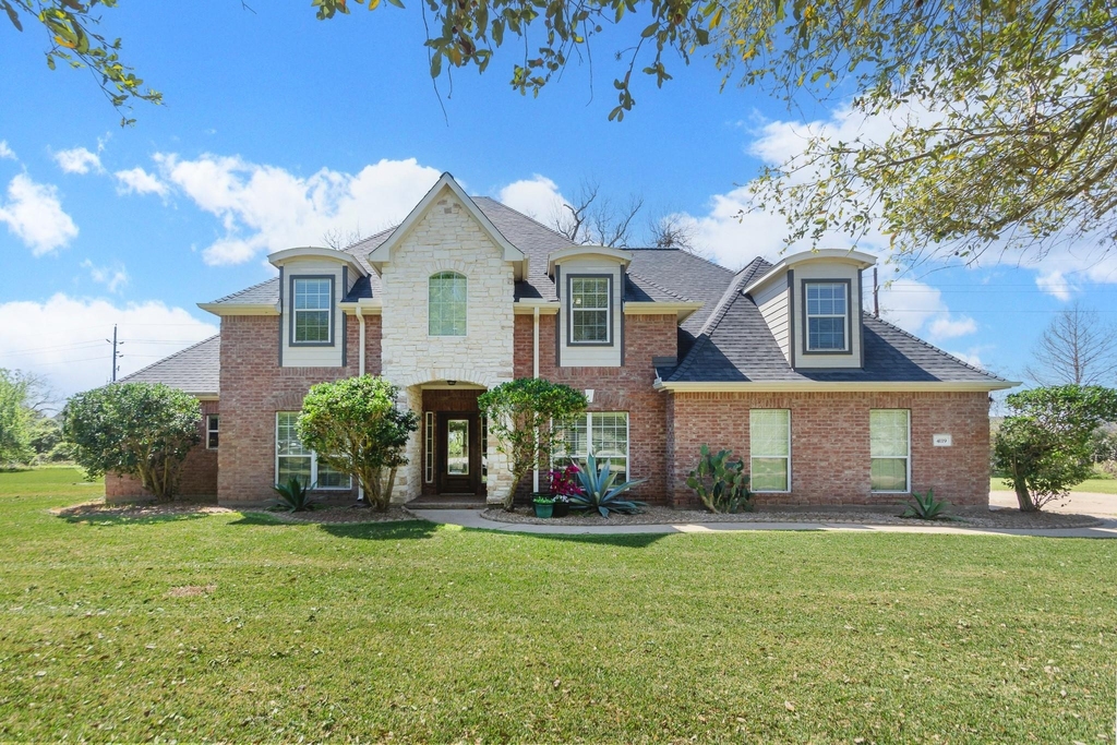 4119 Pembrooke Way - Photo 0