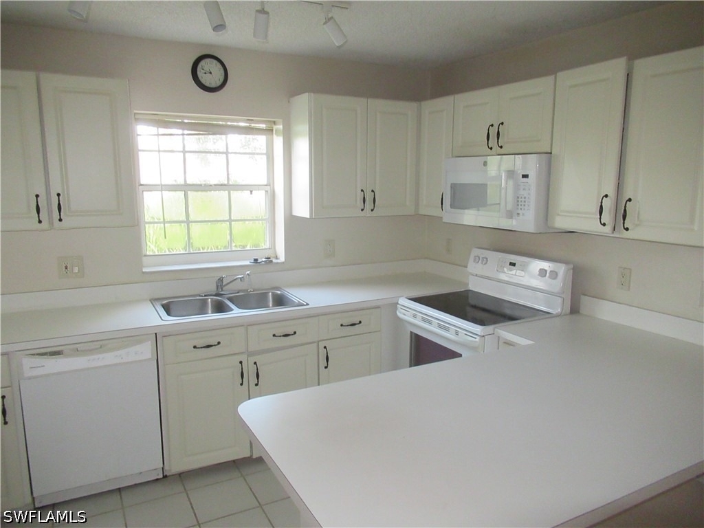 441 Quail Forest Boulevard - Photo 3