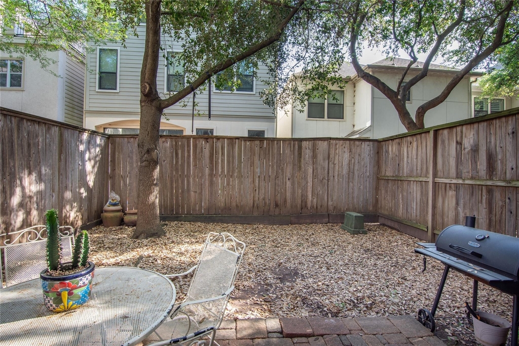 8817 Lakeshore Bend Drive - Photo 29