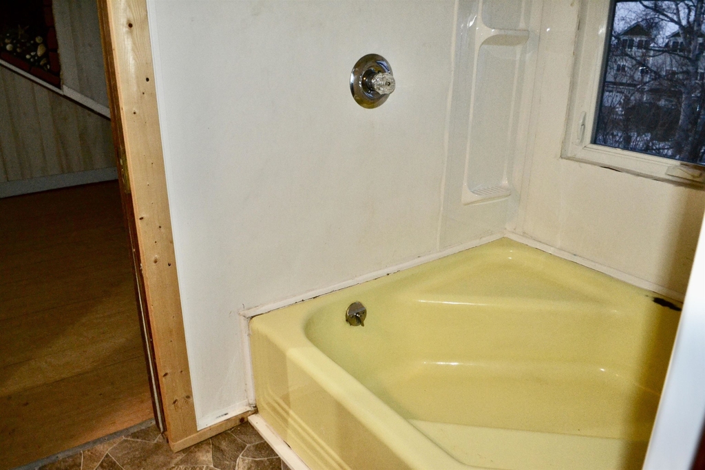 224 East Main - Photo 14