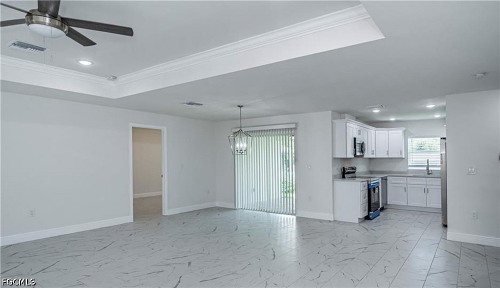 303 E 7th Street - Photo 3
