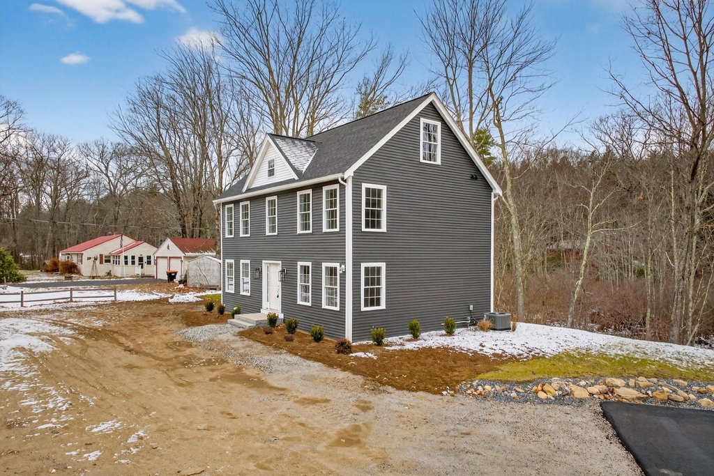 335 Raymond - Photo 2