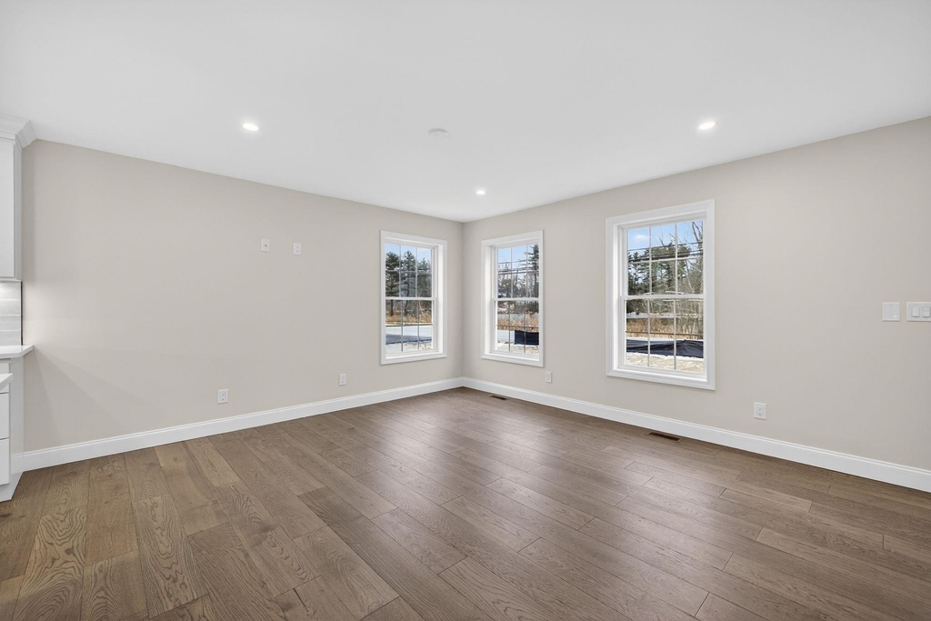 335 Raymond - Photo 11