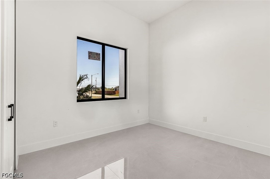 1900 Nw Embers Terrace - Photo 17