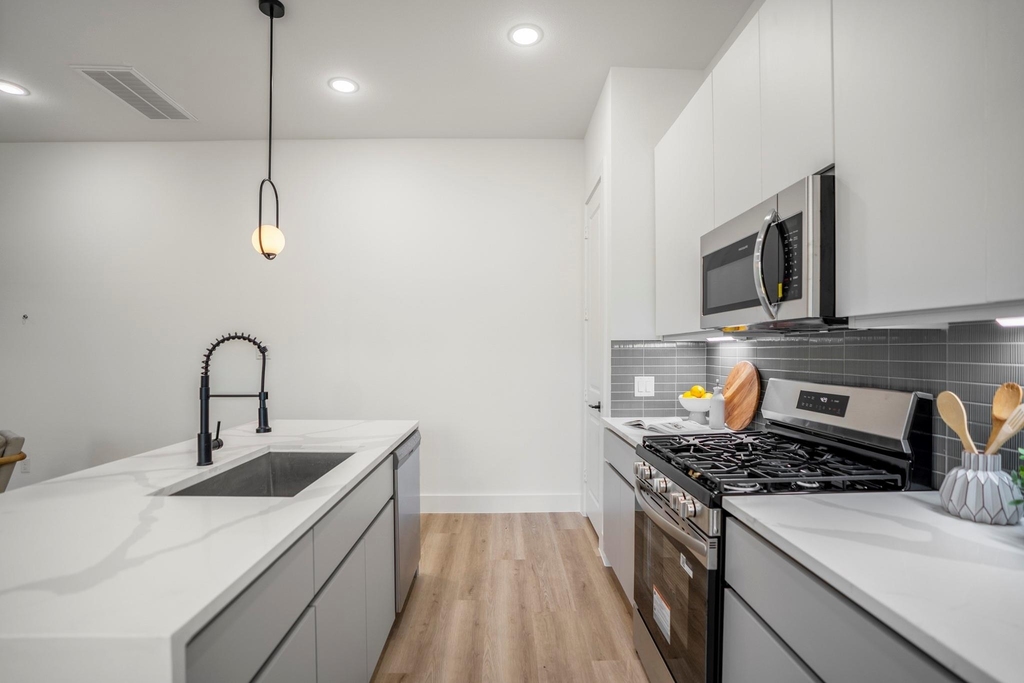 4201 Oats St - Photo 8
