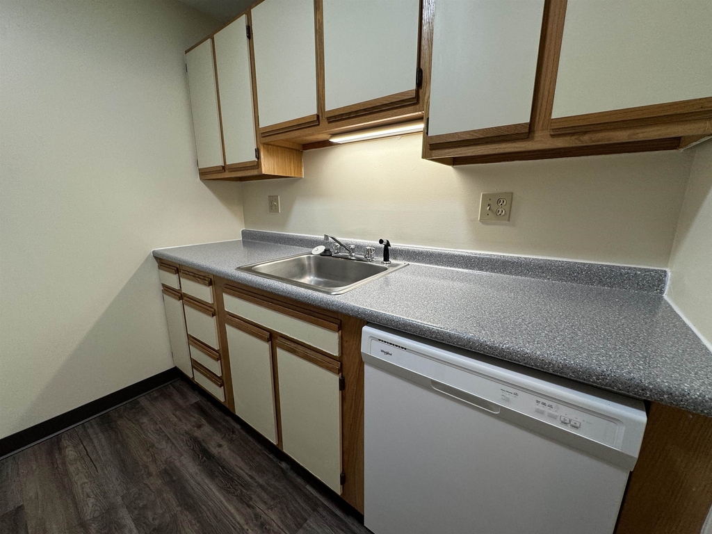 131 Eastern - Photo 5