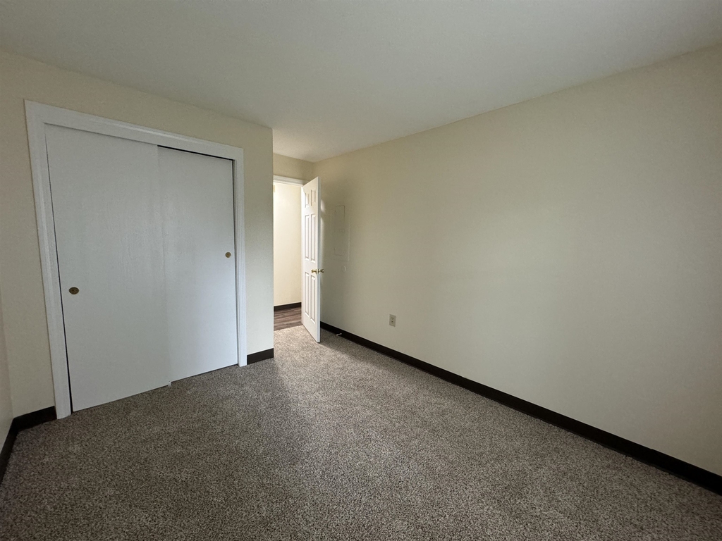 131 Eastern - Photo 19