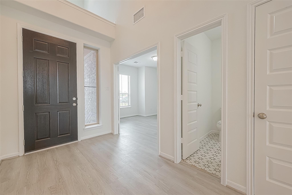 3111 Trishelle Court - Photo 2