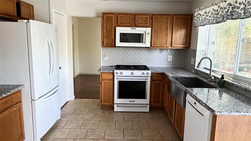 7771 Springville Drive - Photo 5