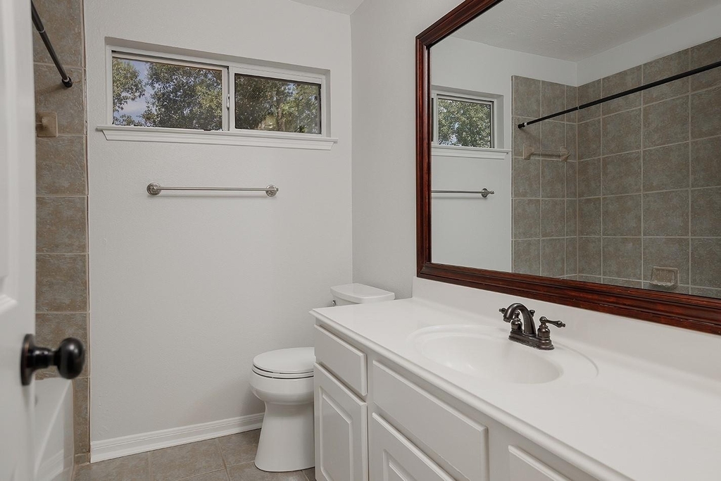 23 Shellbark - Photo 22
