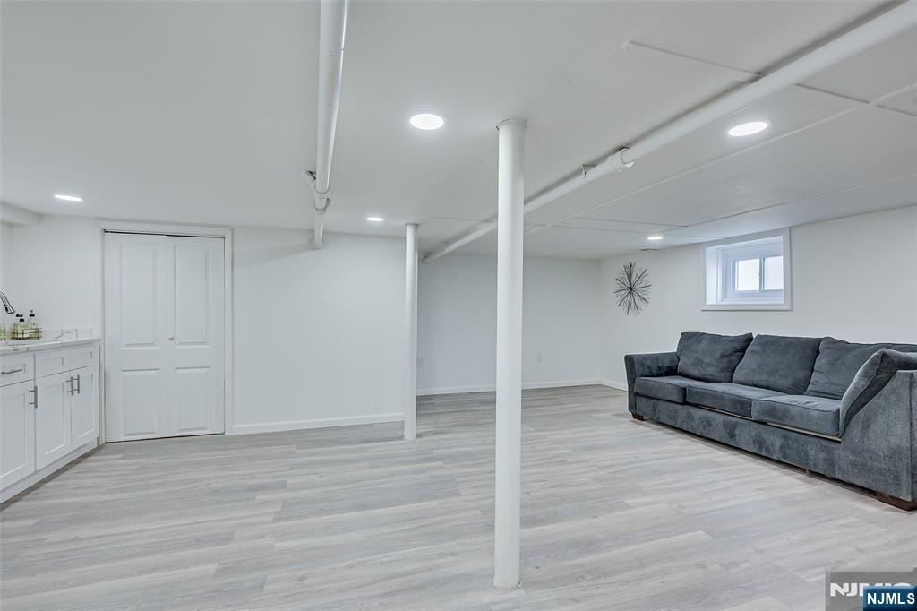 23 Wall - Photo 23