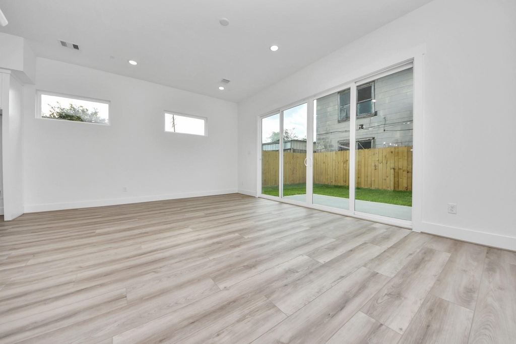 2408 Lorraine Street - Photo 18