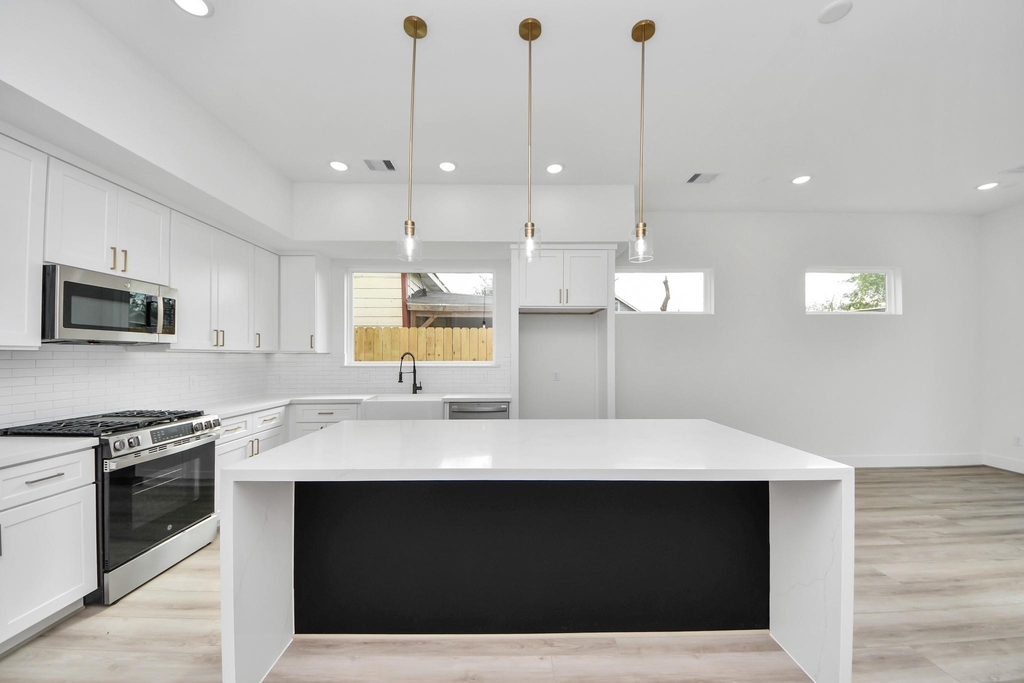 2408 Lorraine Street - Photo 6