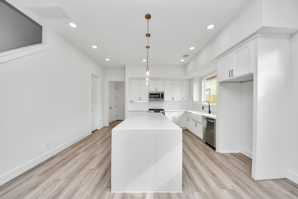 2408 Lorraine Street - Photo 11