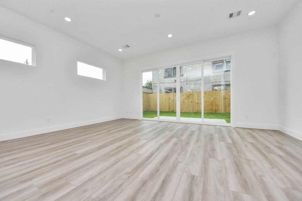 2408 Lorraine Street - Photo 19