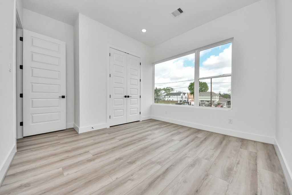 2408 Lorraine Street - Photo 31