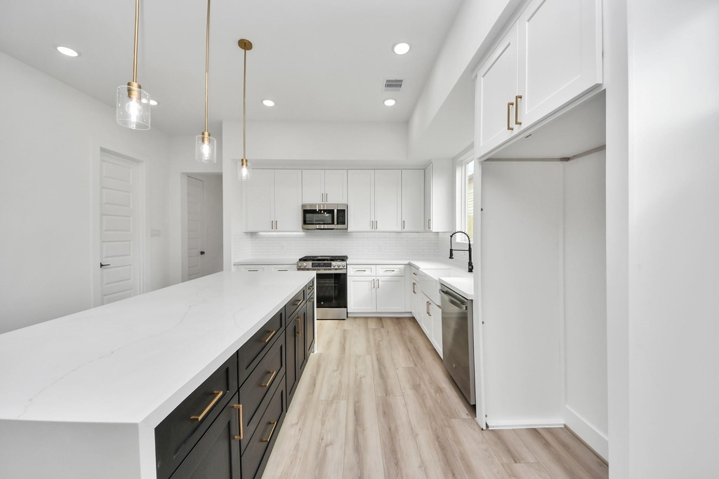 2408 Lorraine Street - Photo 12