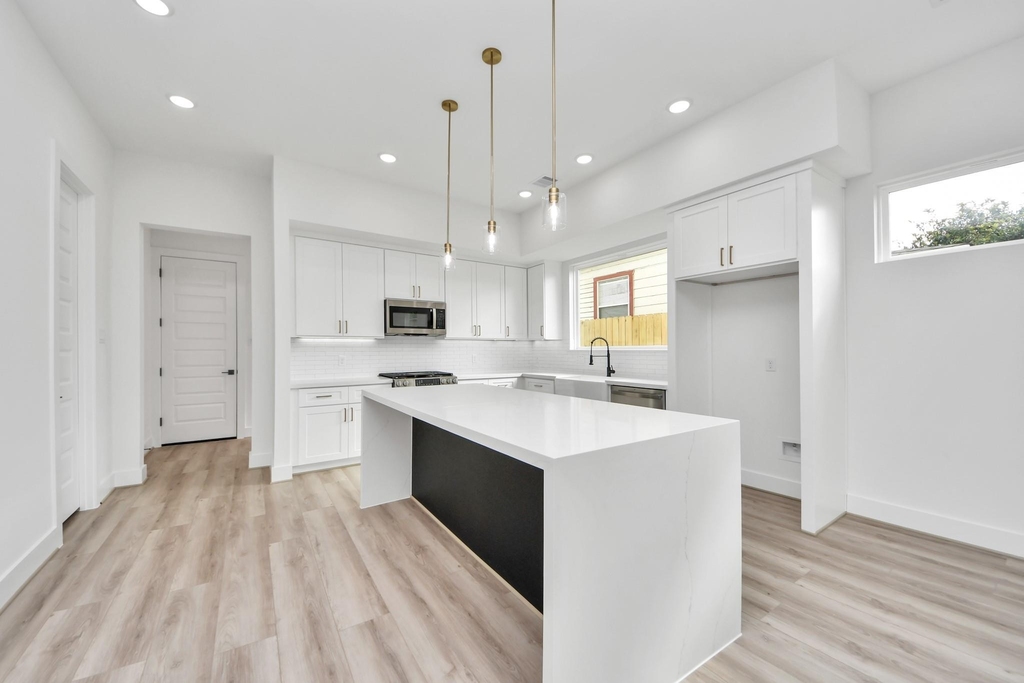 2408 Lorraine Street - Photo 9