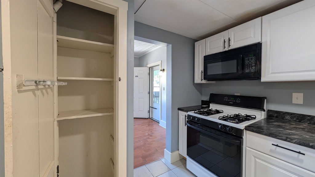 68 Charles - Photo 19