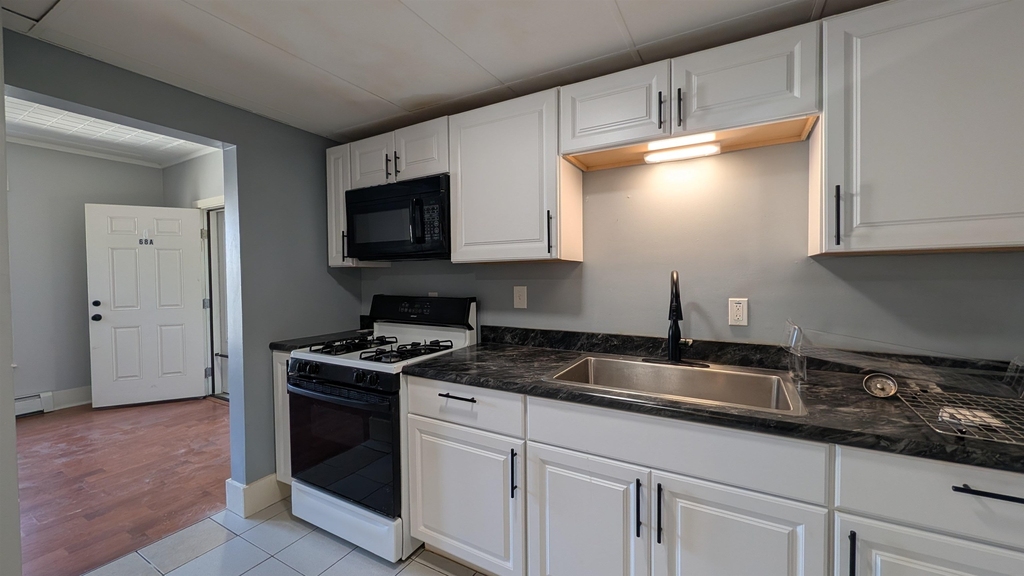 68 Charles - Photo 20