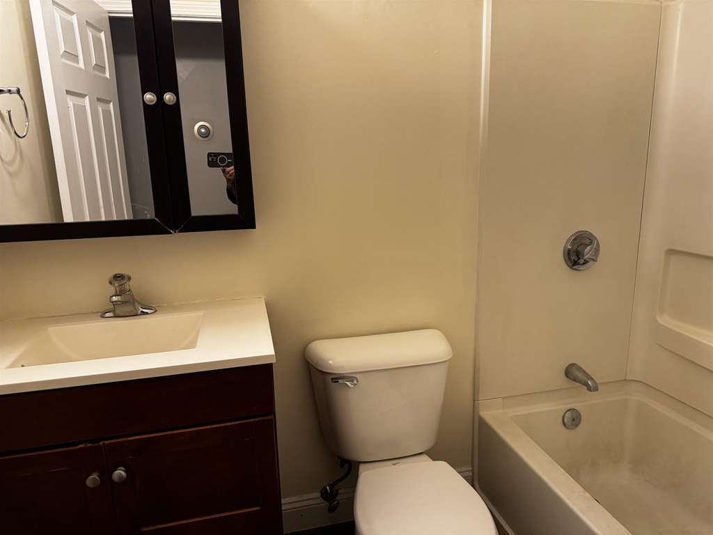 293 Central - Photo 4