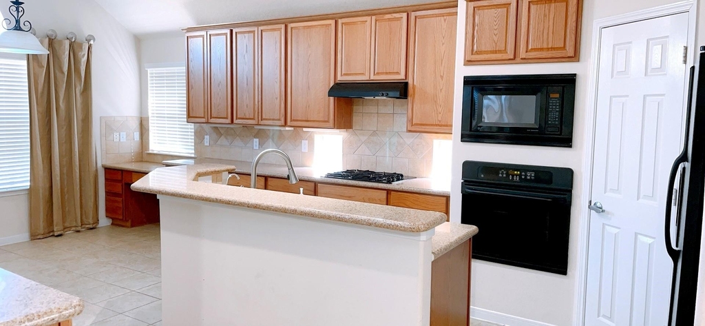 2910 Sandleigh Drive - Photo 9