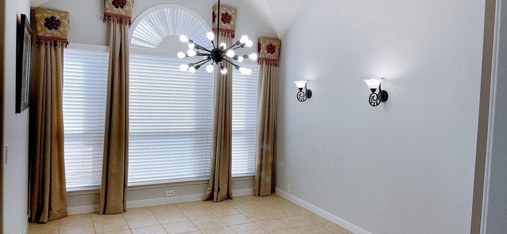 2910 Sandleigh Drive - Photo 5