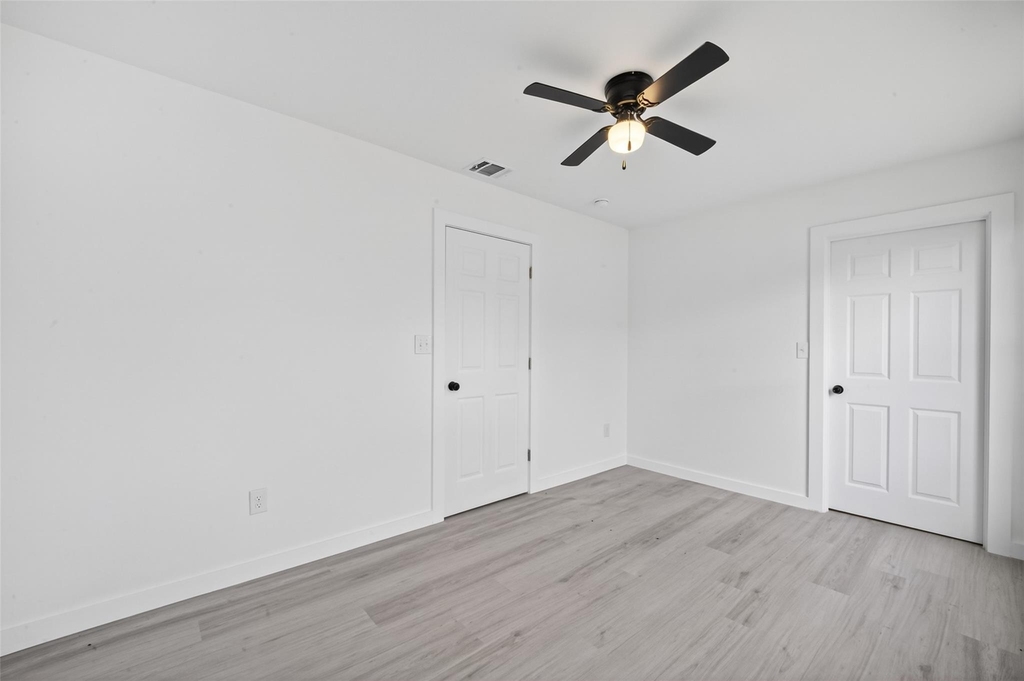 9009 Hilda Street - Photo 8