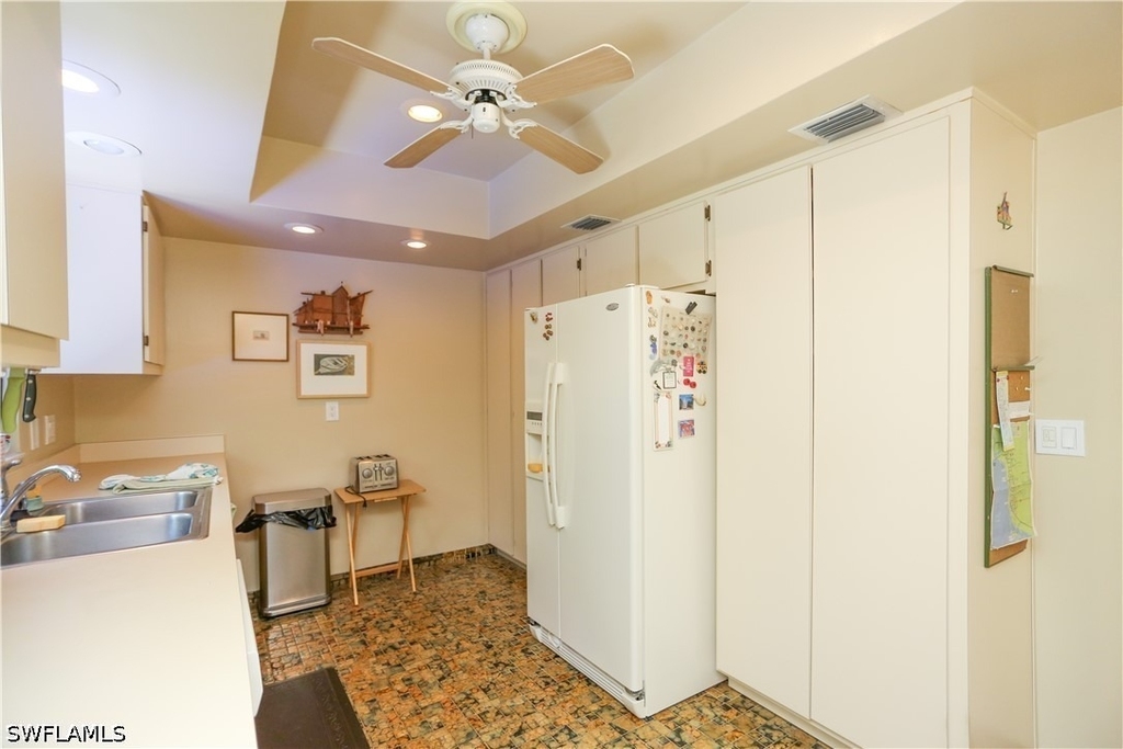 550 3rd Avenue N - Photo 3
