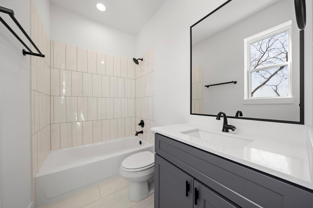 835 Elkhart Street - Photo 29