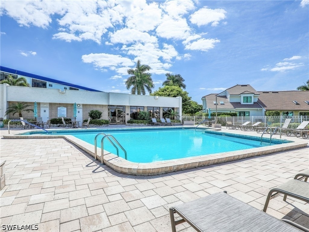 555 Park Shore Drive - Photo 33