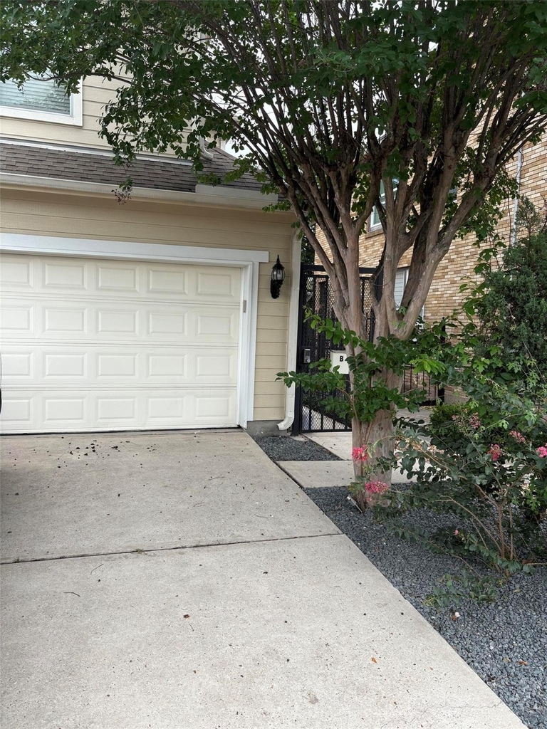2209 Alabama Street - Photo 0