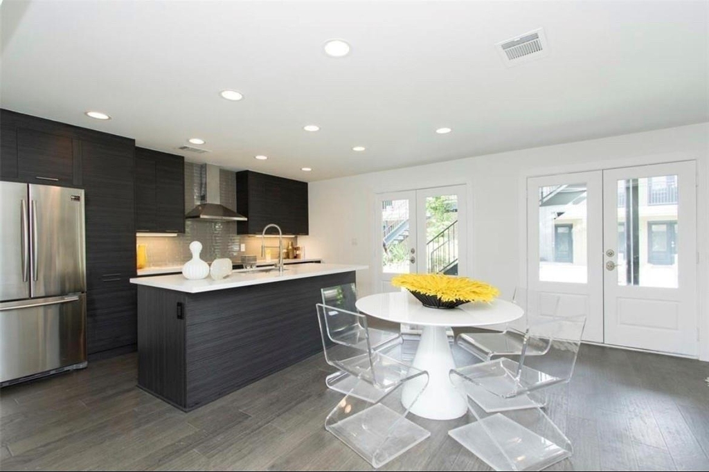 1410 Hyde Park Boulevard - Photo 0