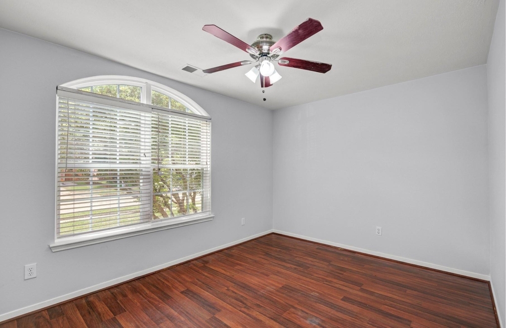 17050 Clan Macintosh Drive - Photo 8