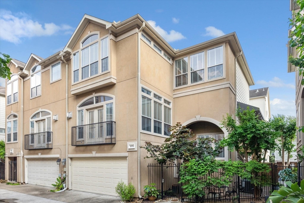 107 Detering Street - Photo 1