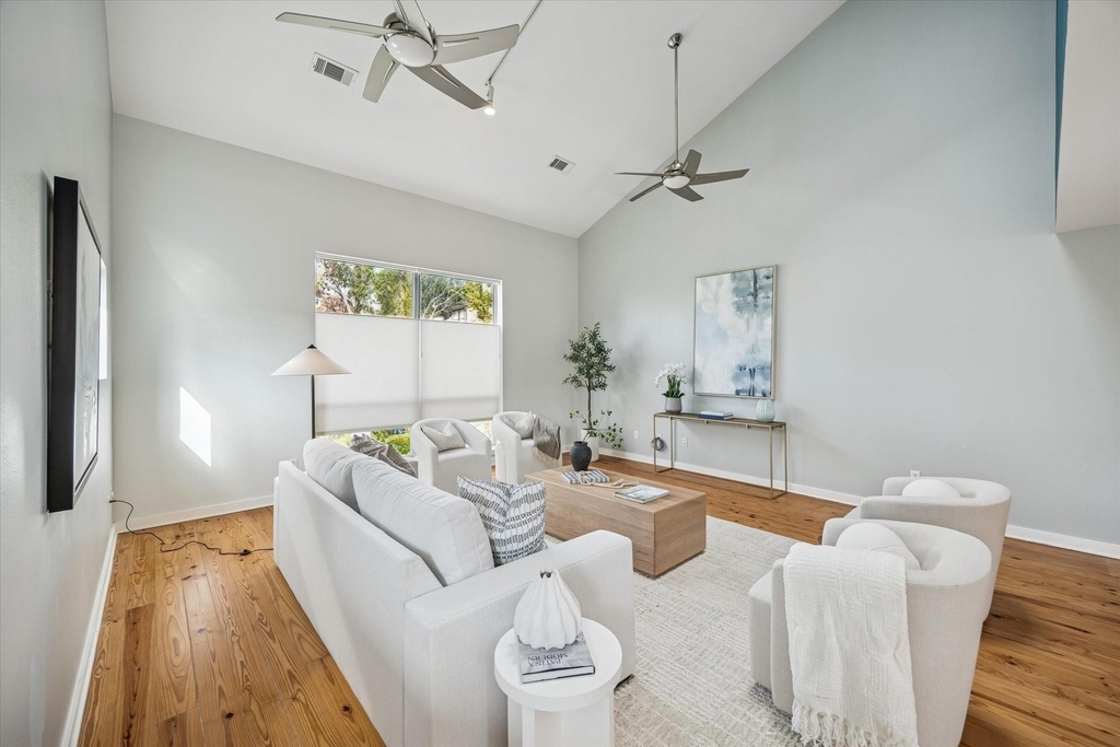2508 Calumet Street - Photo 3
