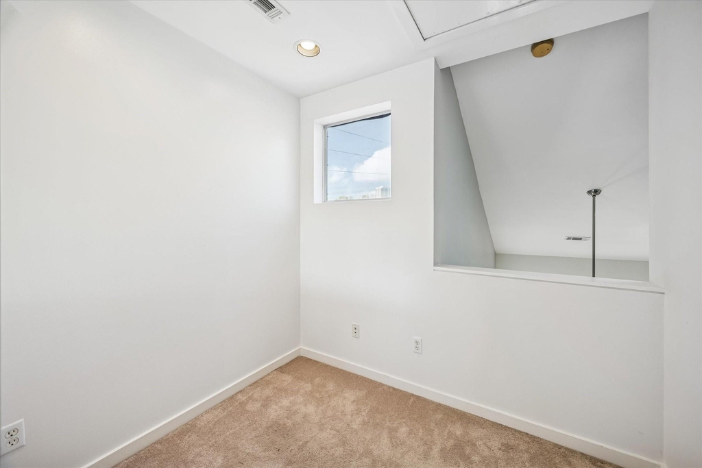 2508 Calumet Street - Photo 15
