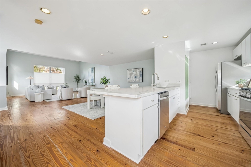 2508 Calumet Street - Photo 9