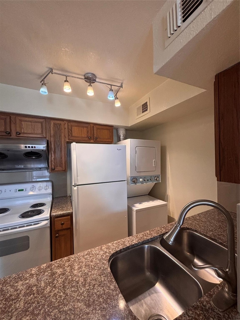 2110 Wilcrest Drive - Photo 9
