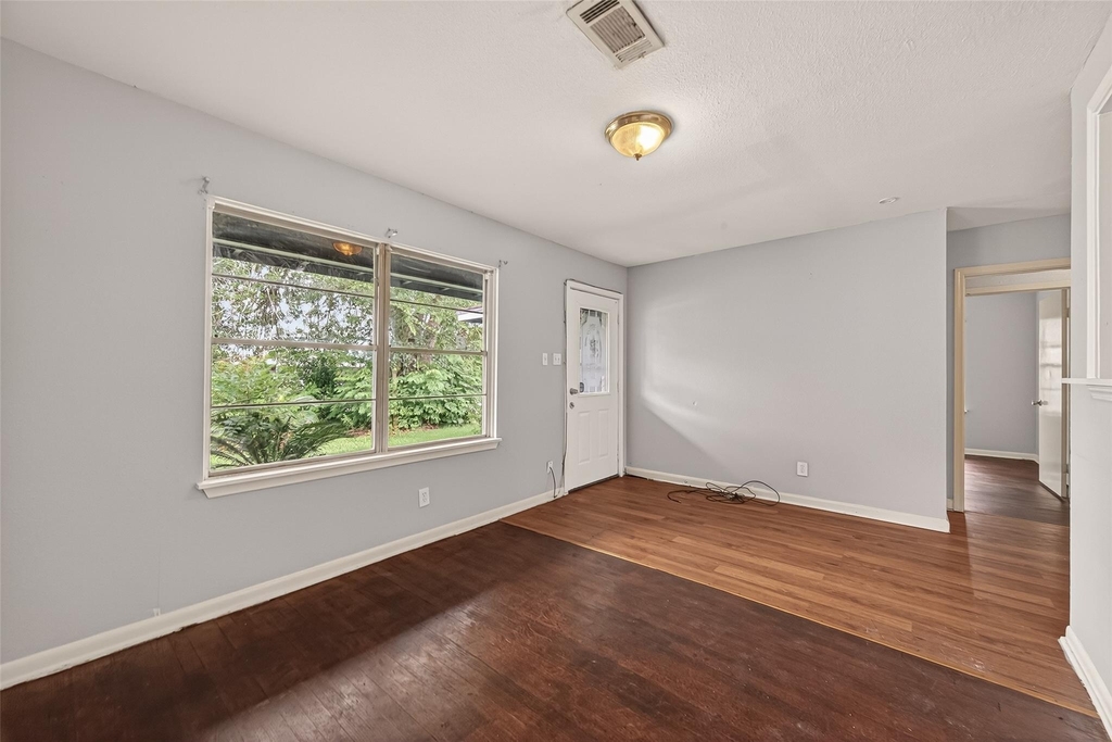 10506 Buffum Street - Photo 4