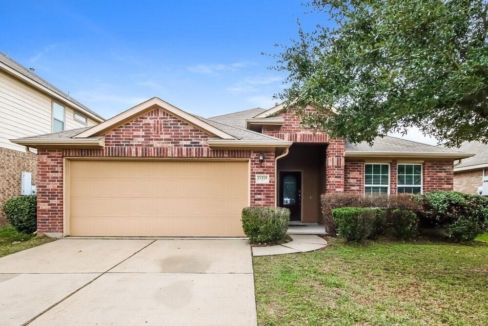 21519 Kings Bend Drive - Photo 0