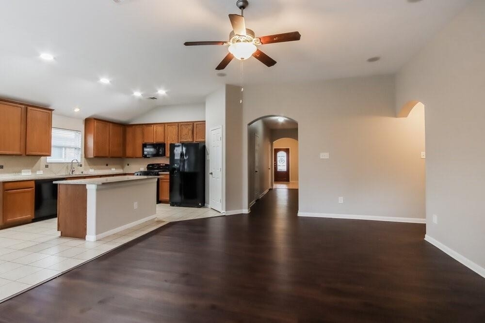 21519 Kings Bend Drive - Photo 2